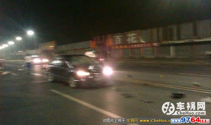 <em>一</em>男带<em>两女</em>飞车 越线撞上桥车 - 事故动态 - 注册