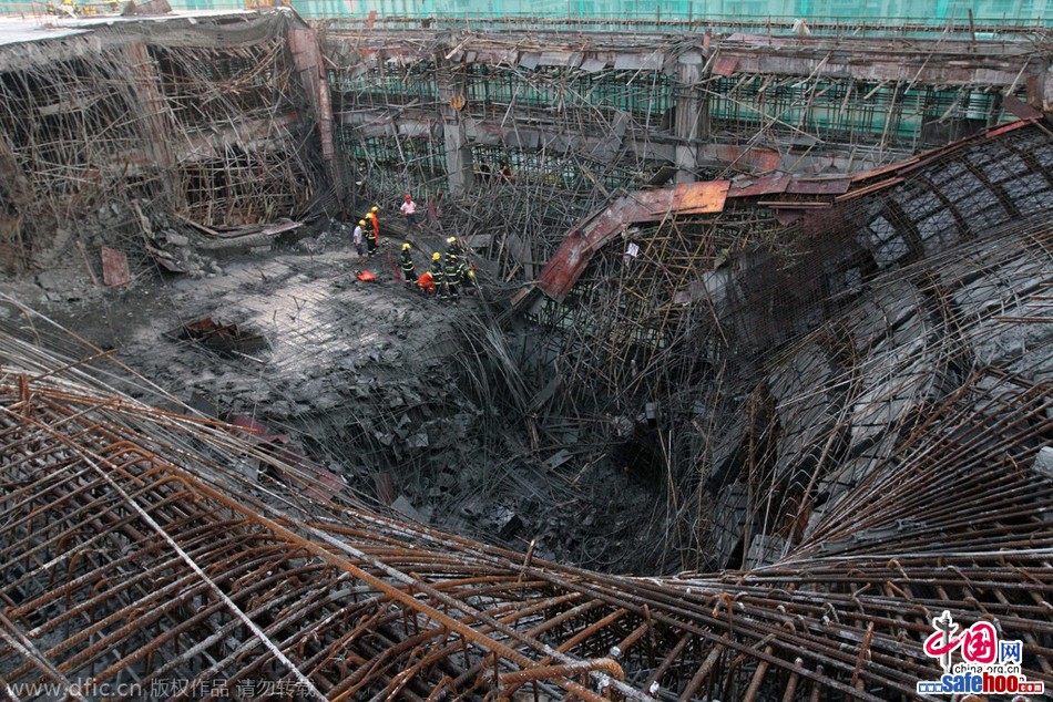 厦门在建商场坍塌 现700平米大坑 - 事故动态 -